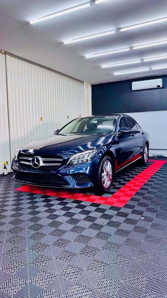 Mercedes-Benz no showroom